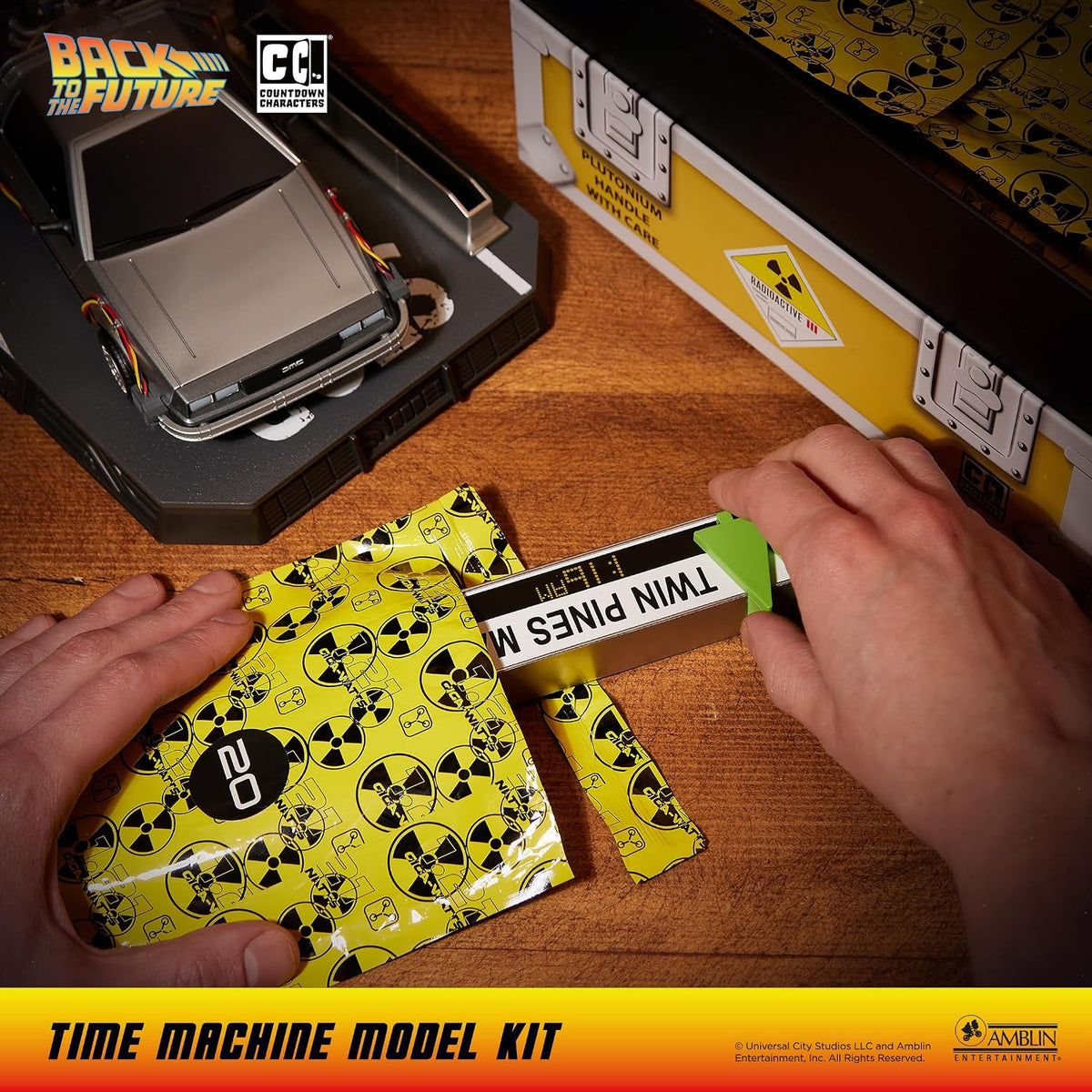 CC Countdown Characters CC Countdown Characters 2024 Twin Pines Mall DeLorean kalendarz adwentowy do zbudowania – 